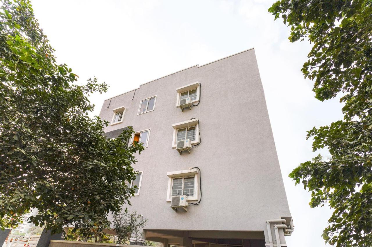 Oyo 70286 Svr Grand Hotel Hyderabad Exterior foto