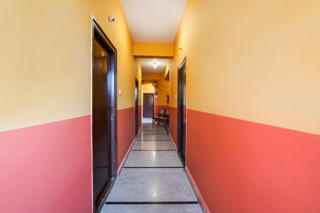 Oyo 70286 Svr Grand Hotel Hyderabad Exterior foto